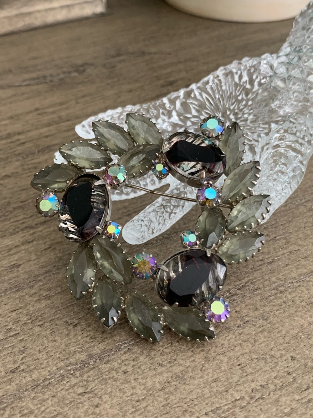 Vintage Givre Tiger Eye Art Glass Figural Layered Rhinestone Silver Brooch Pin